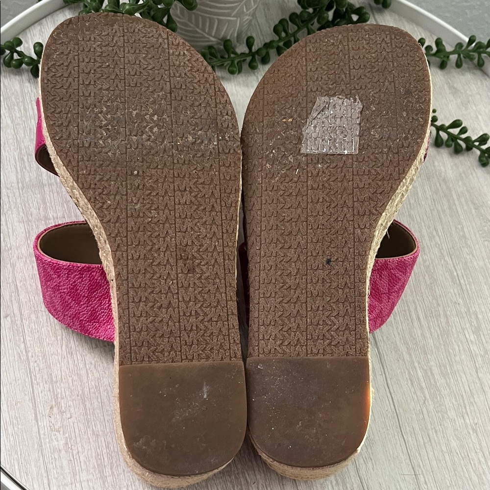 Michael Kors Pink Platform Toe-Ring Slide Sandals with Gold MK Accent - Picture 14 of 15